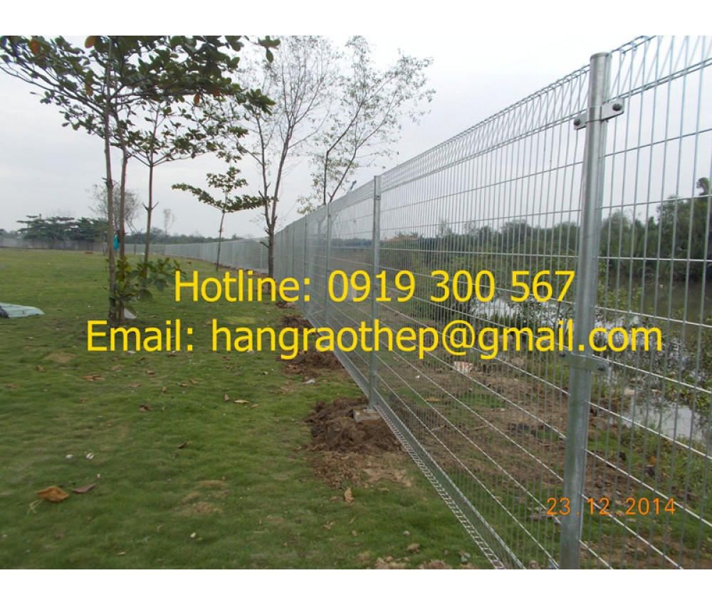 Hàng rào mạ kẽm bẻ tam giác 2 đầu khung lưới